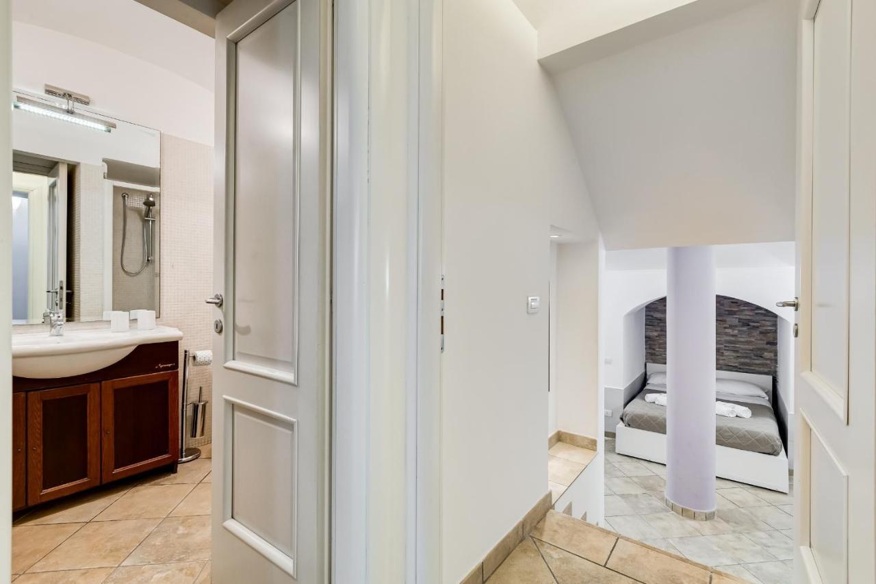 Spacious Loft In The Heart Of