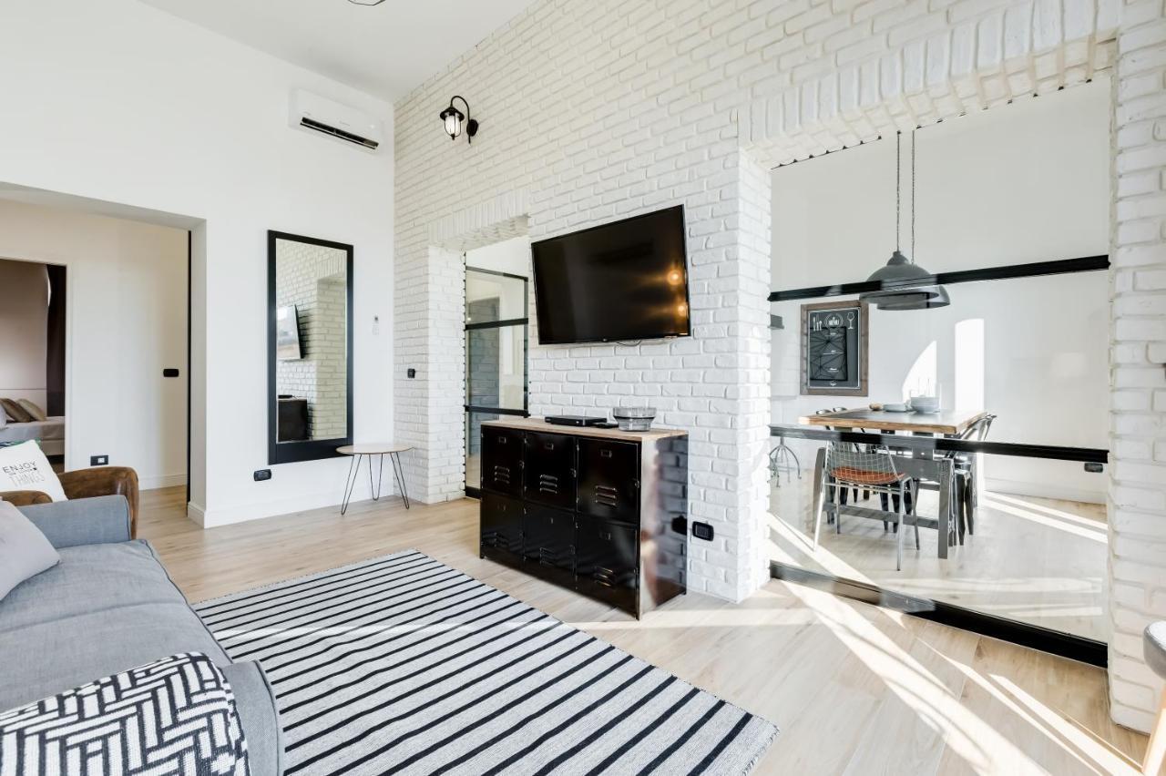 Bmga L Glam Industrial 3-bed In Termini * Roma