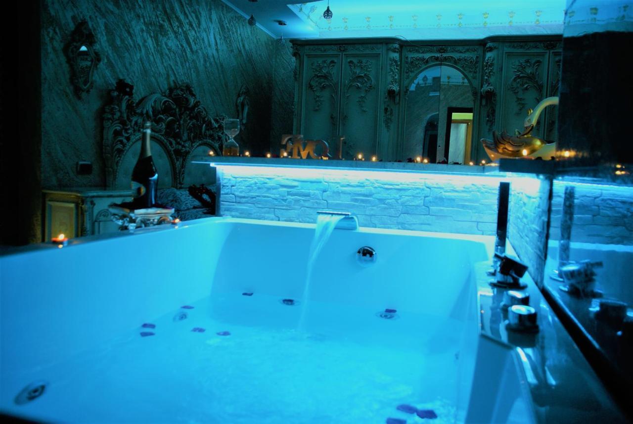 Gold Luxury Roma