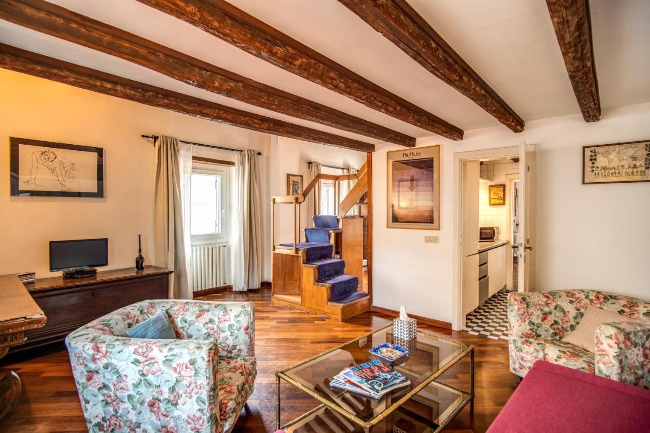 Cozy Attic With Terrace In Piazza Del Fico/navona