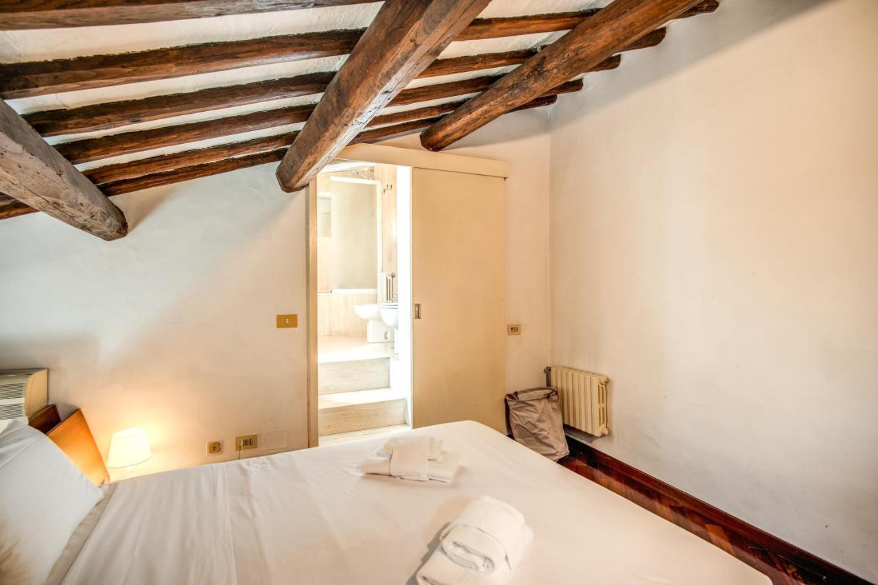 Lovely Attic With Private Terrace By Piazza Navona Leilighet