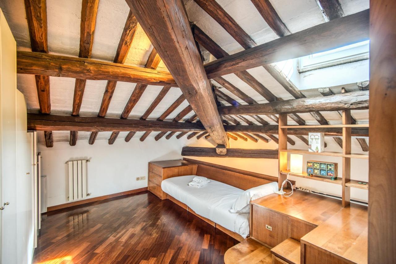Cozy Attic With Terrace In Piazza Del Fico/navona