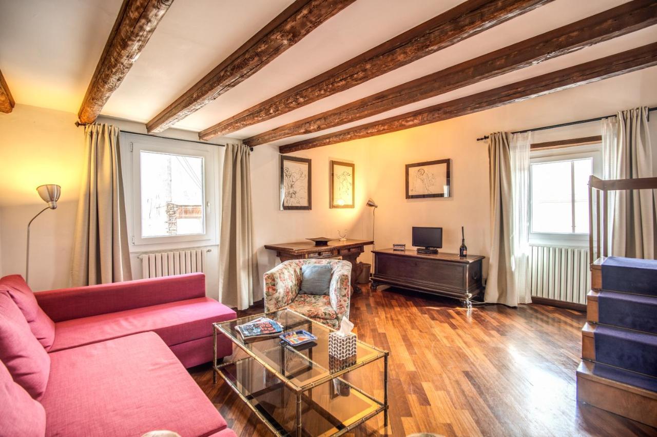 Cozy Attic With Terrace In Piazza Del Fico/navona *
