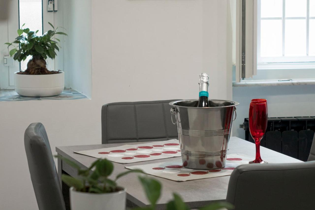 Flavia's House Rom