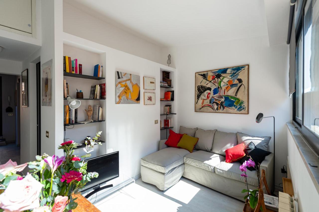 Apartamento Banchi Nove, Penthouse Full Of Light And Silence *
