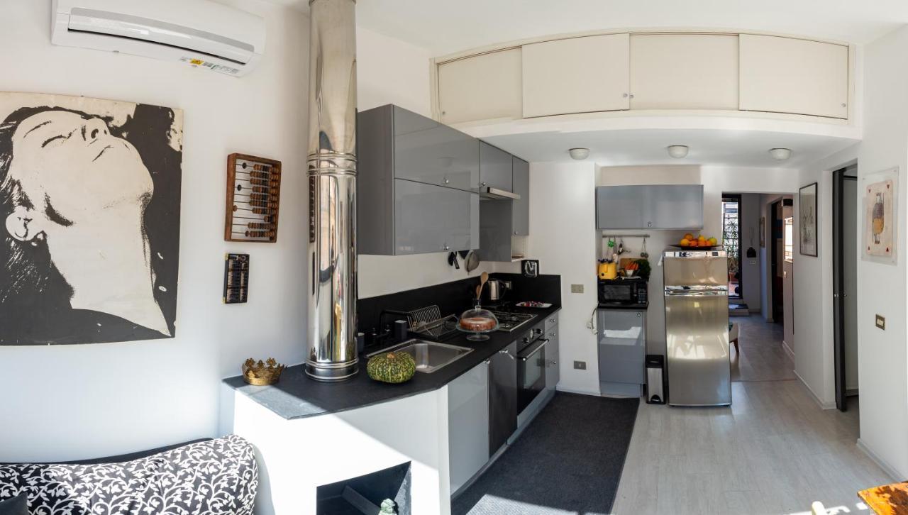 Banchi Nove, Penthouse Full Of Light And Silence * Roma