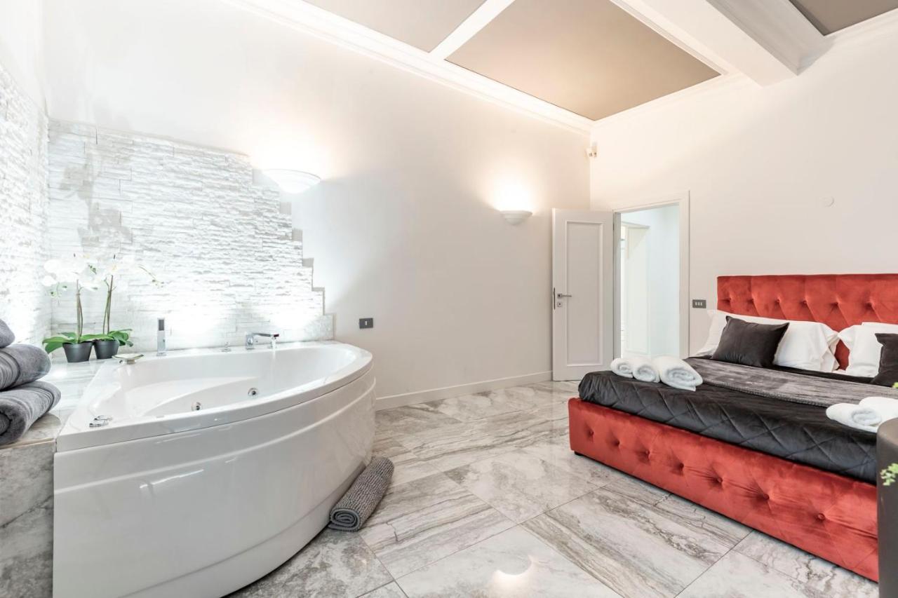 Trevi Luxury Jacuzzi Apartment