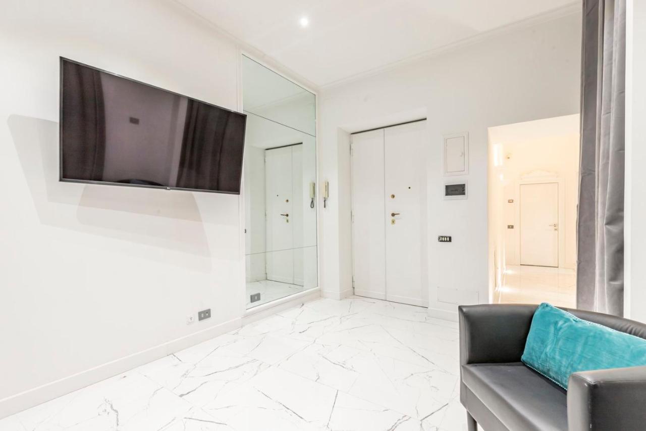 Trevi Luxury Jacuzzi Apartment *