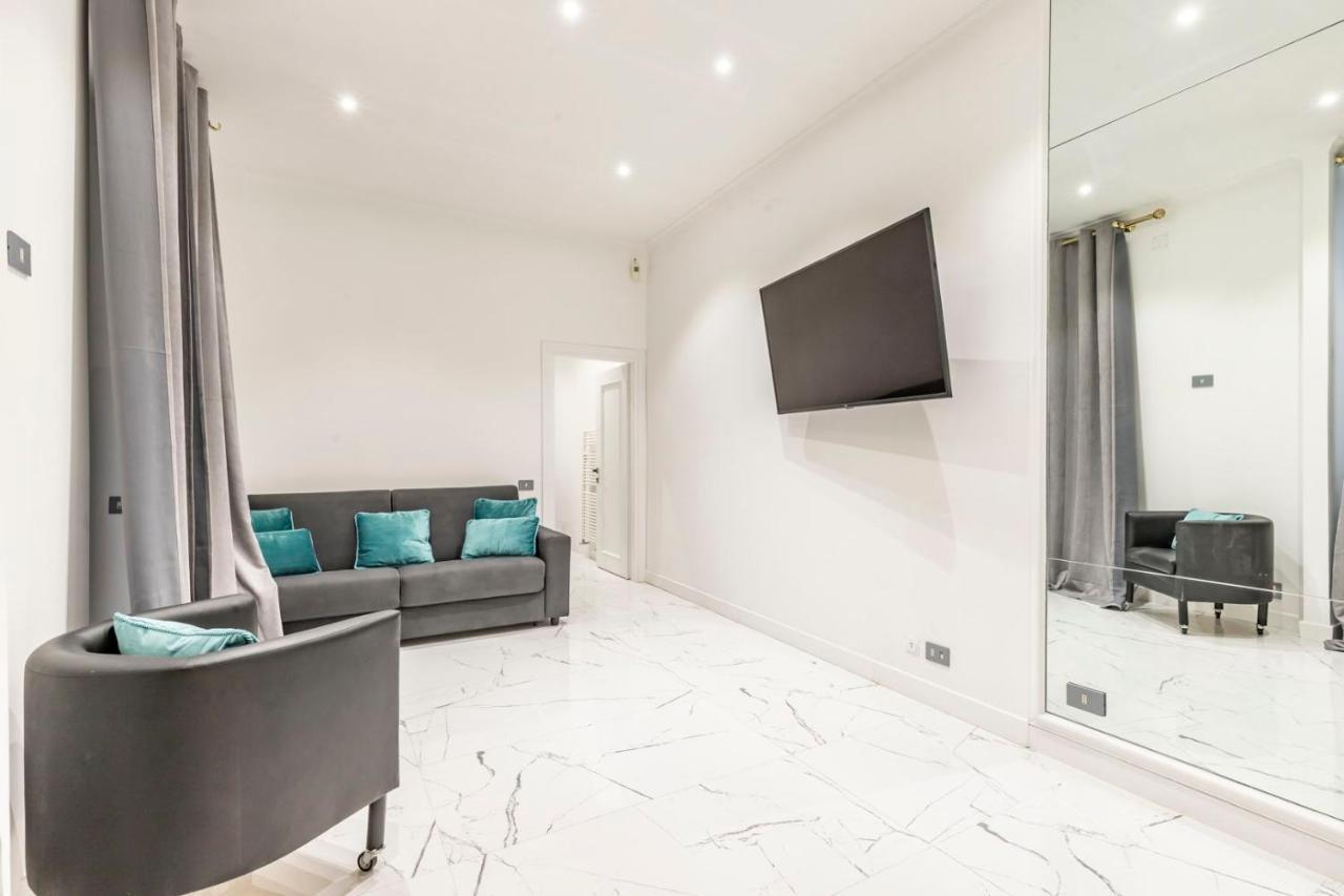 Trevi Luxury Jacuzzi Apartment