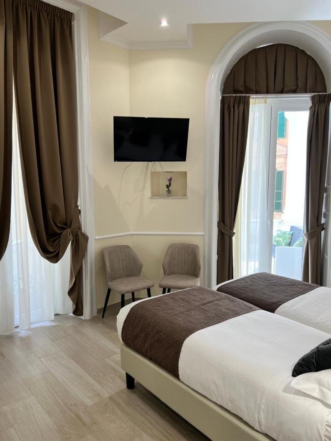 Le Petit Hotell