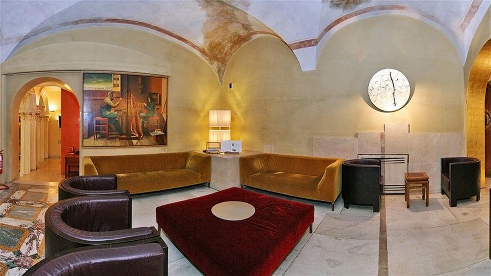 Empire Hotel 4*
