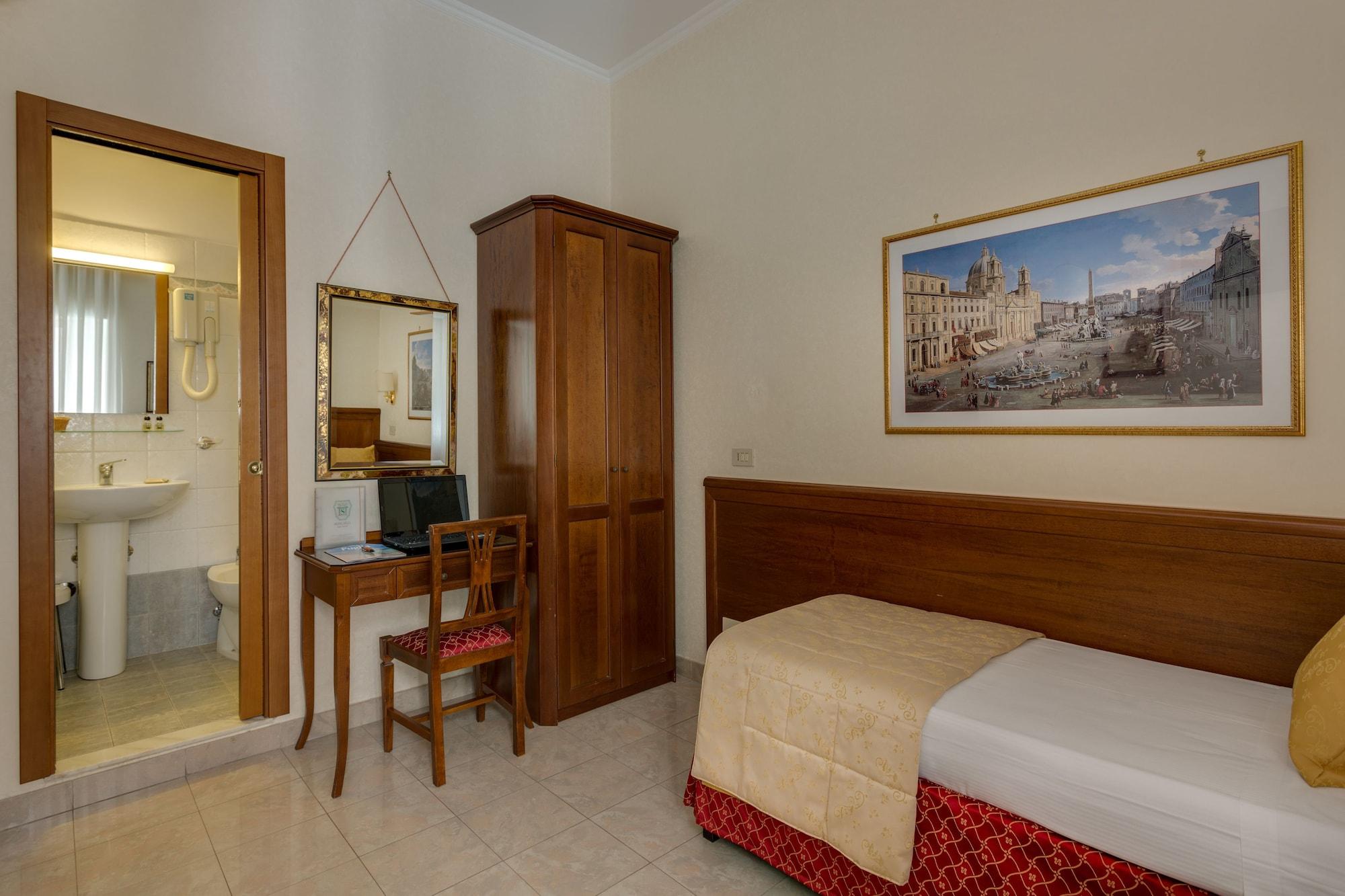 Silla Hotel 2*