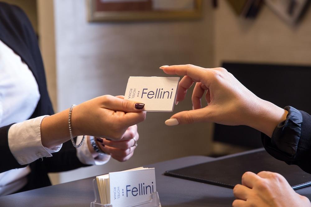 Fellini Hotel 3*