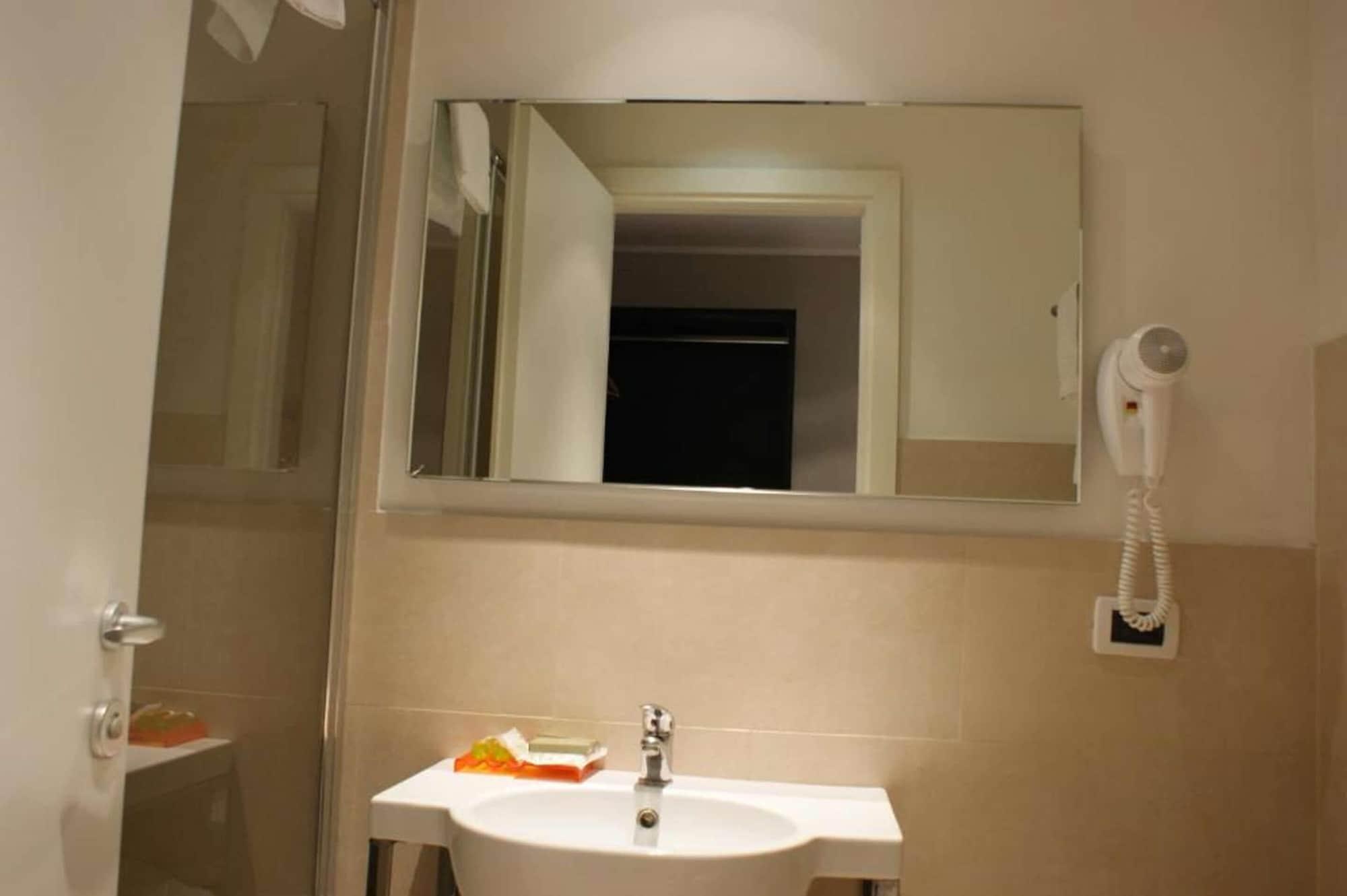 Aniene Hotel 3*