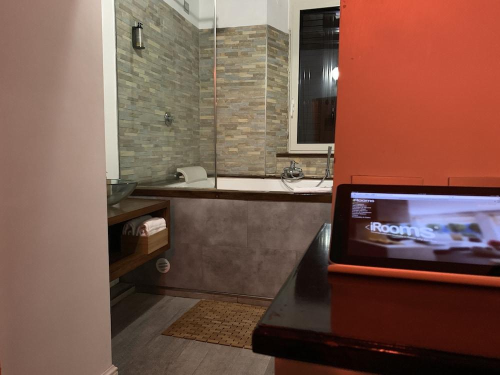 Irooms - Spanish Steps