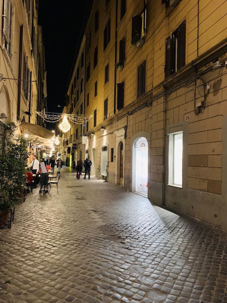 Irooms - Spanish Steps 4* Roma