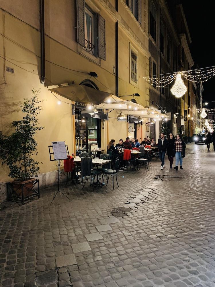 Irooms - Spanish Steps