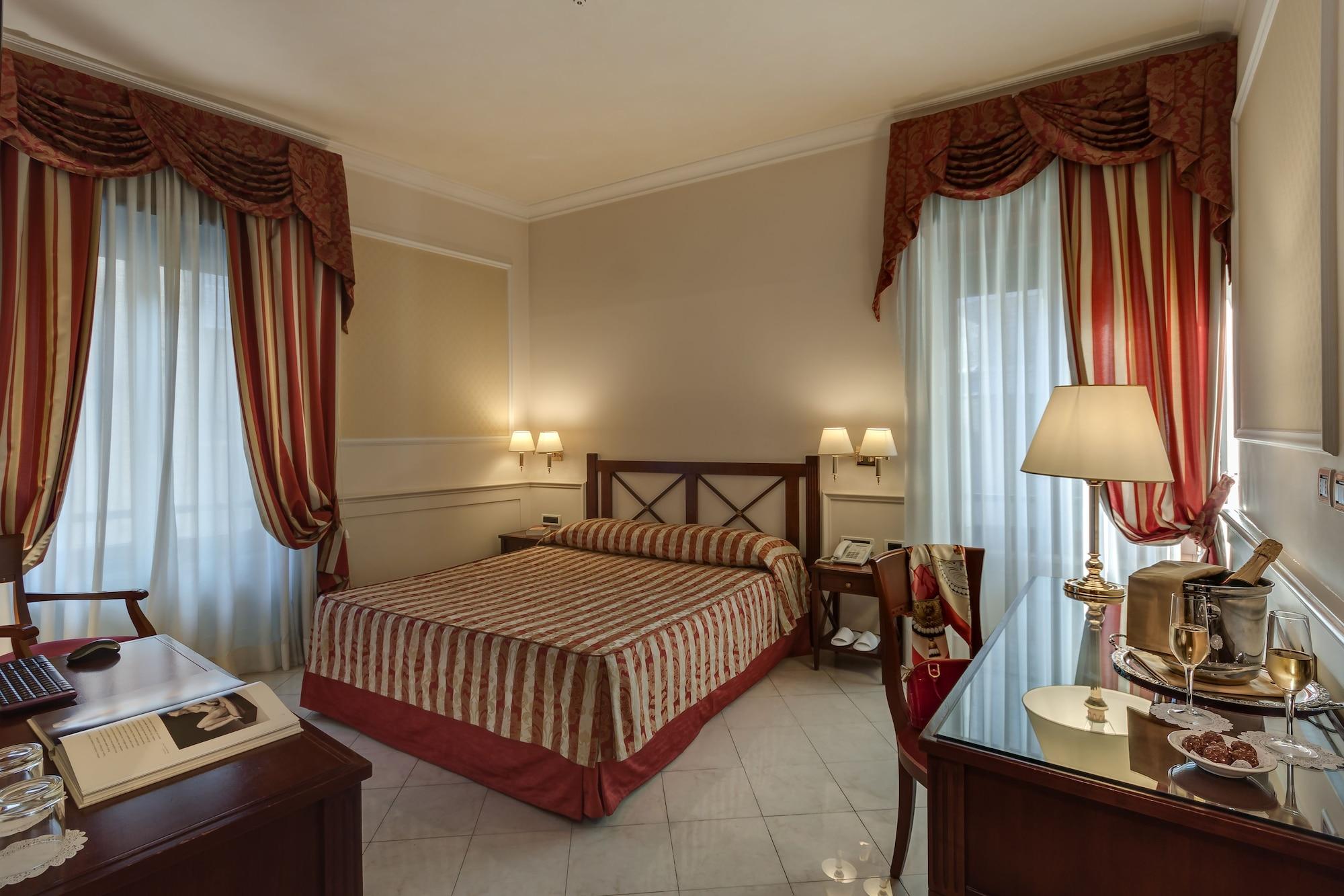 Hotell Palazzo Cardinal Cesi 4*