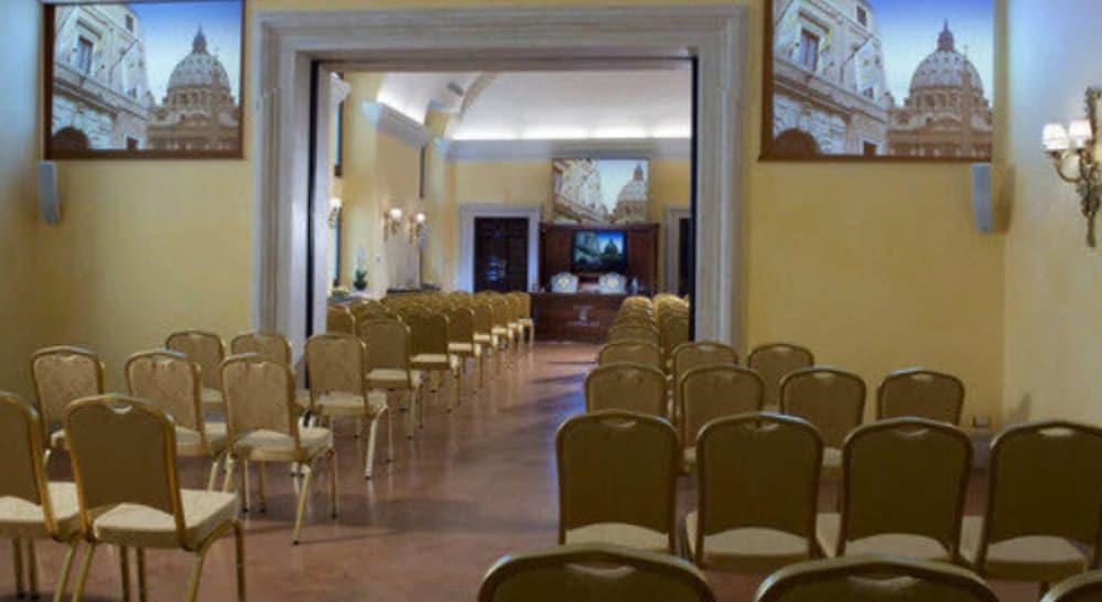 Hotell Palazzo Cardinal Cesi 4*