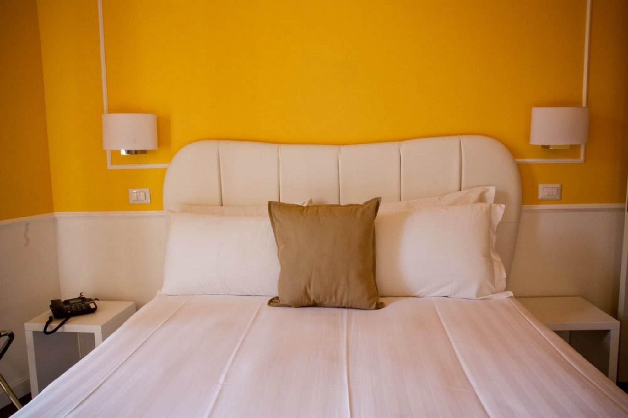 Trevi Aparthotel 2*