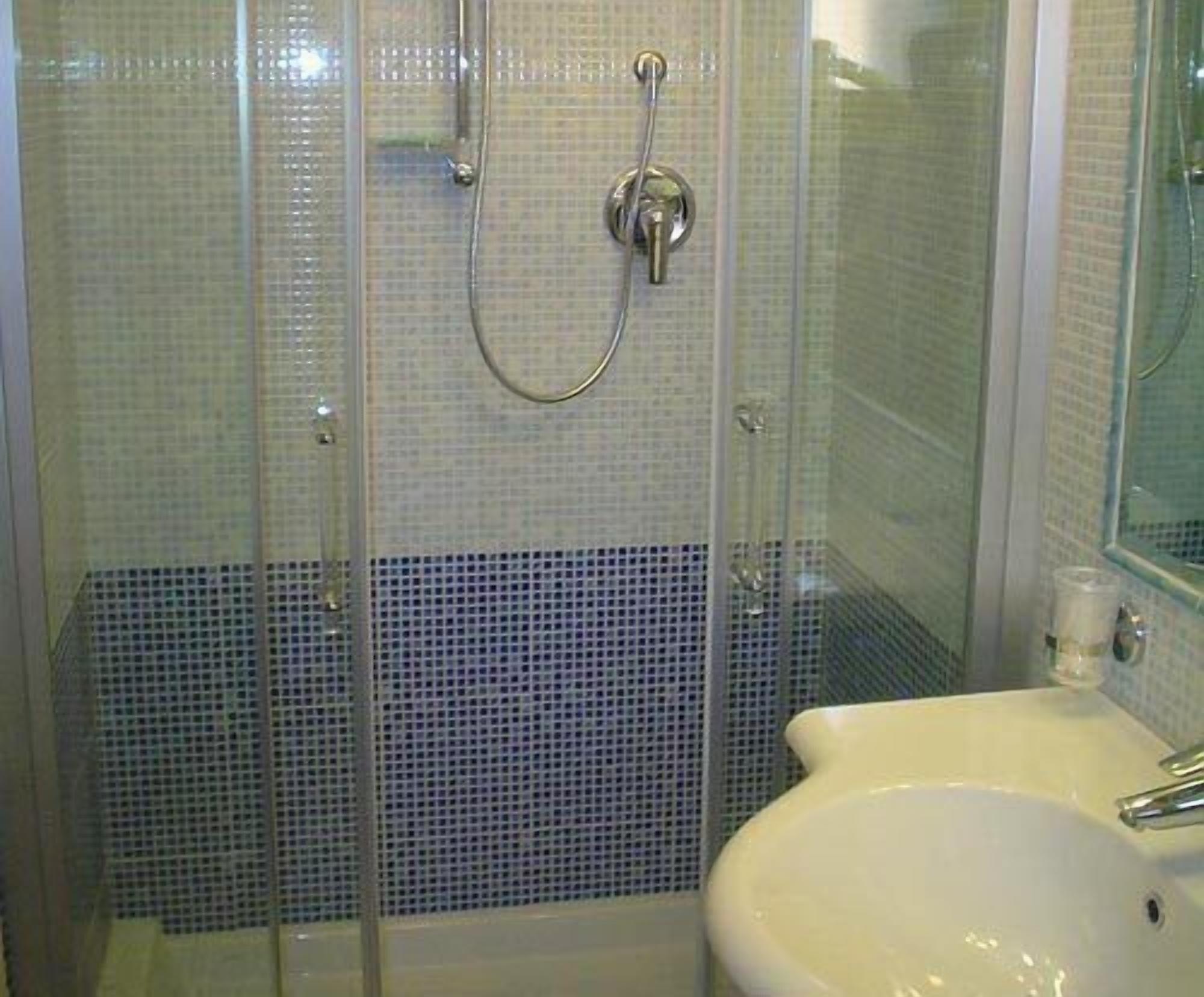 Dina 3* Rom