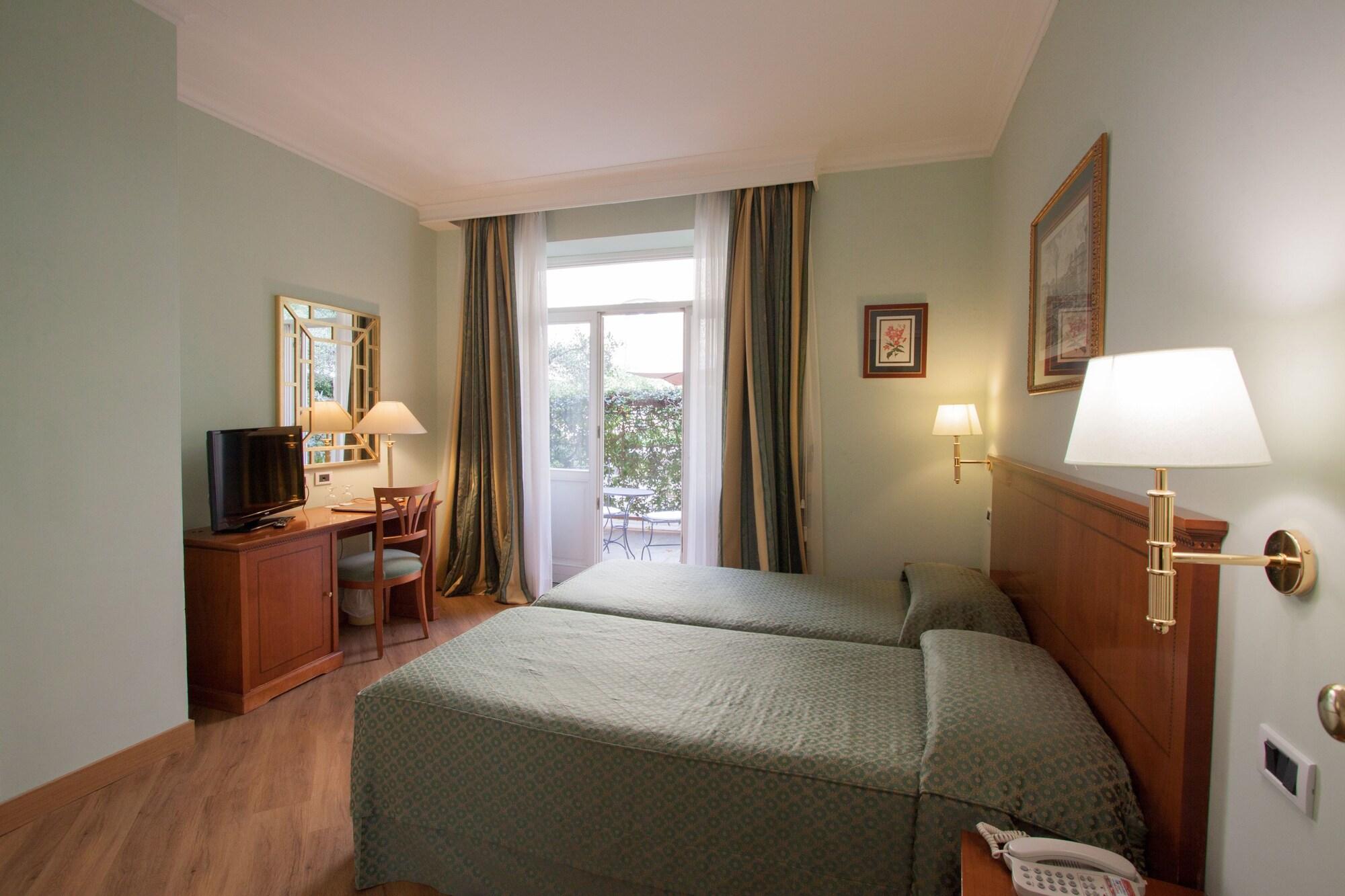 Ateneo Garden Palace Hotel 4*
