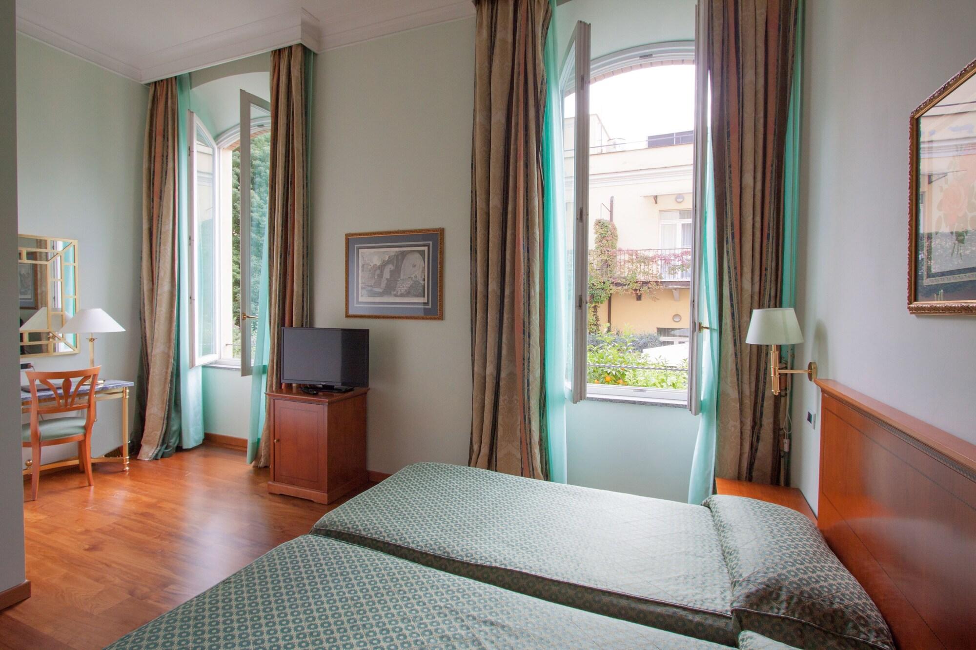 Ateneo Garden Palace Hotel 4*
