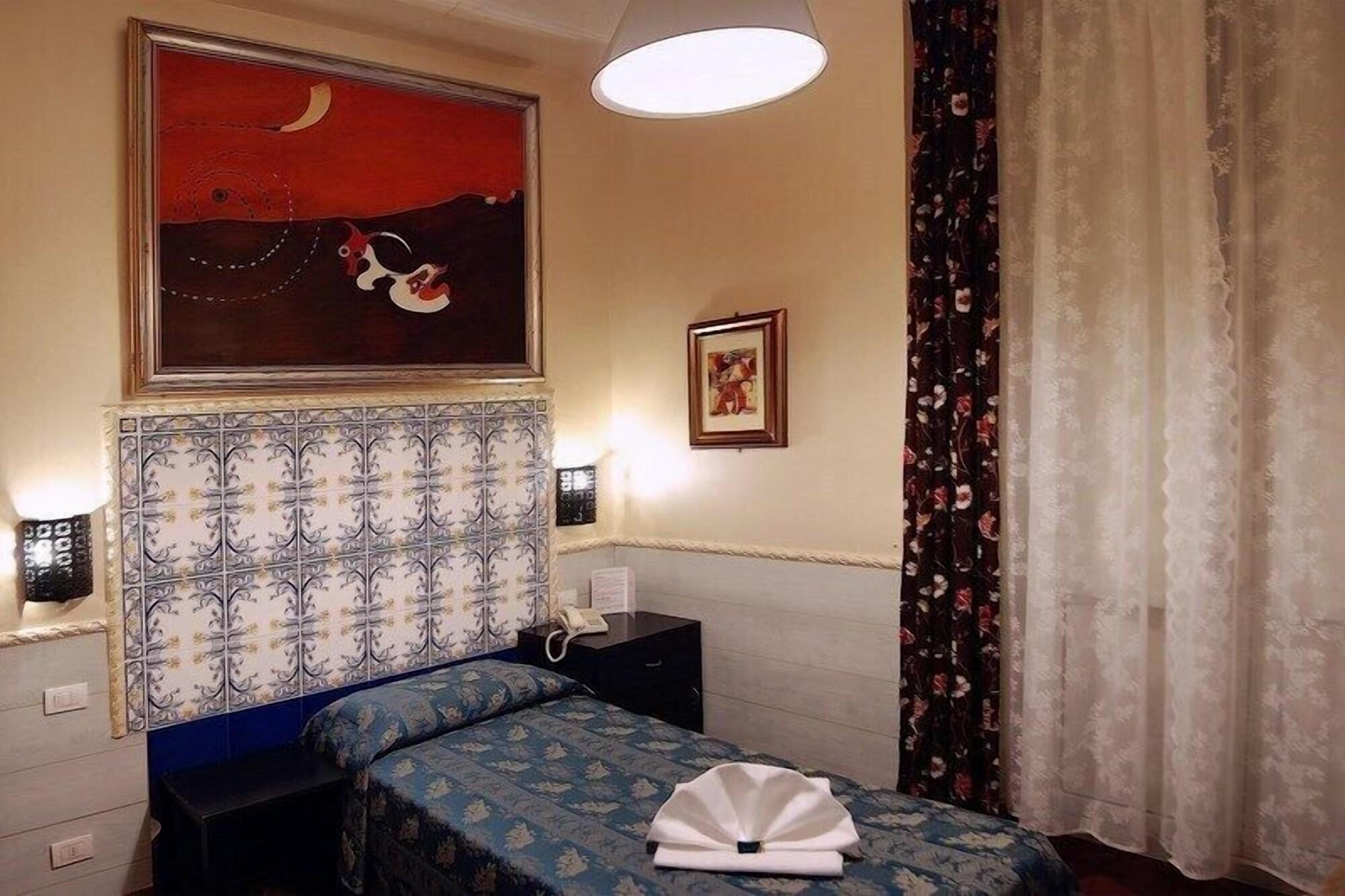 Picasso Hotel *