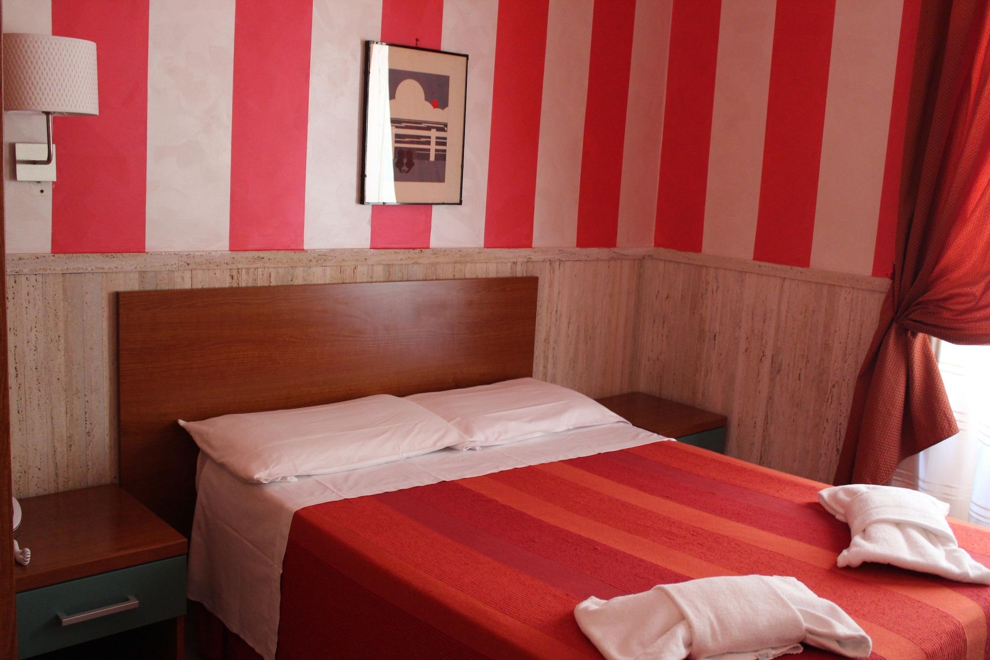 Pyramid Hotel 3*