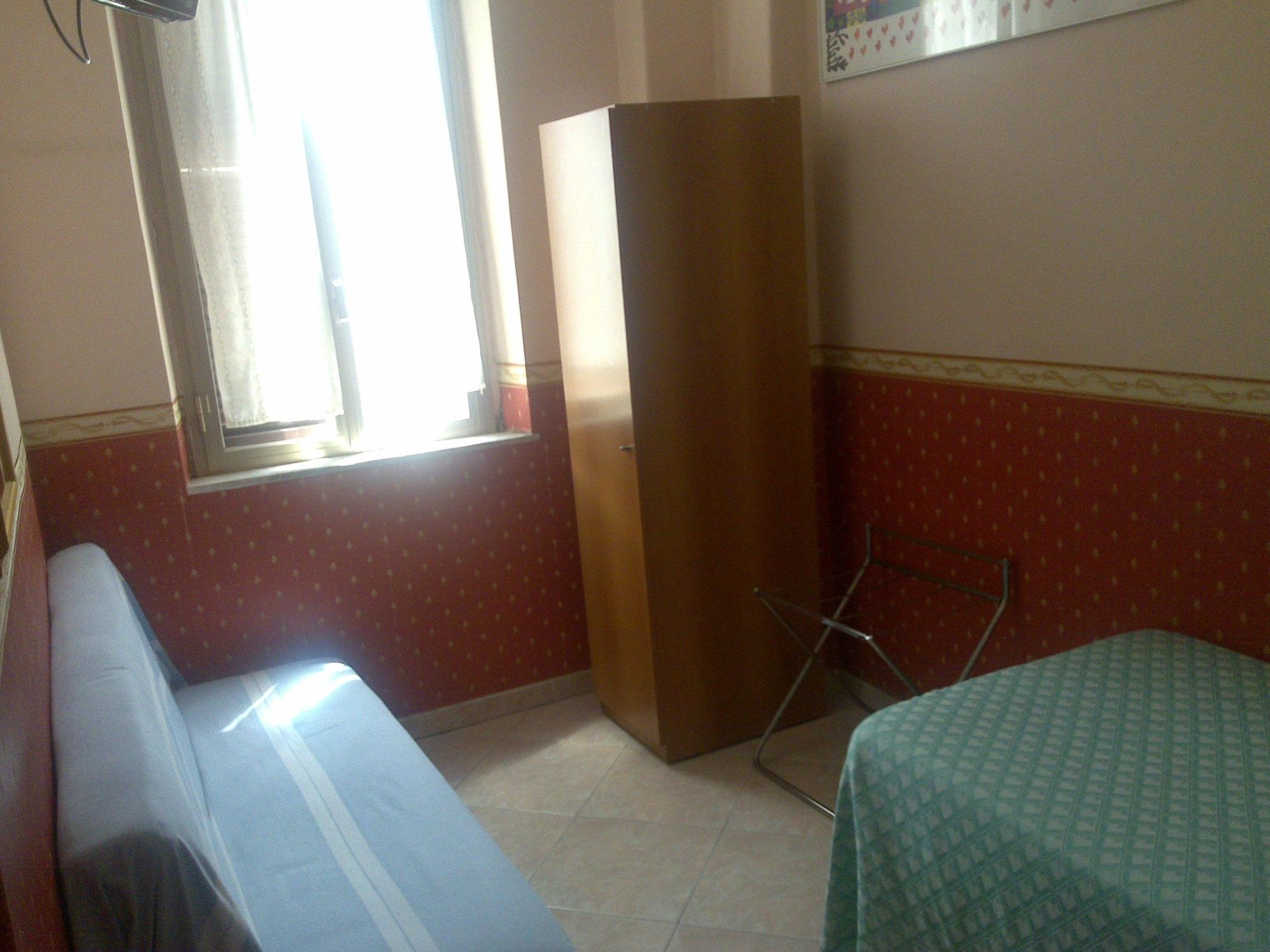 Lazzari Hotell