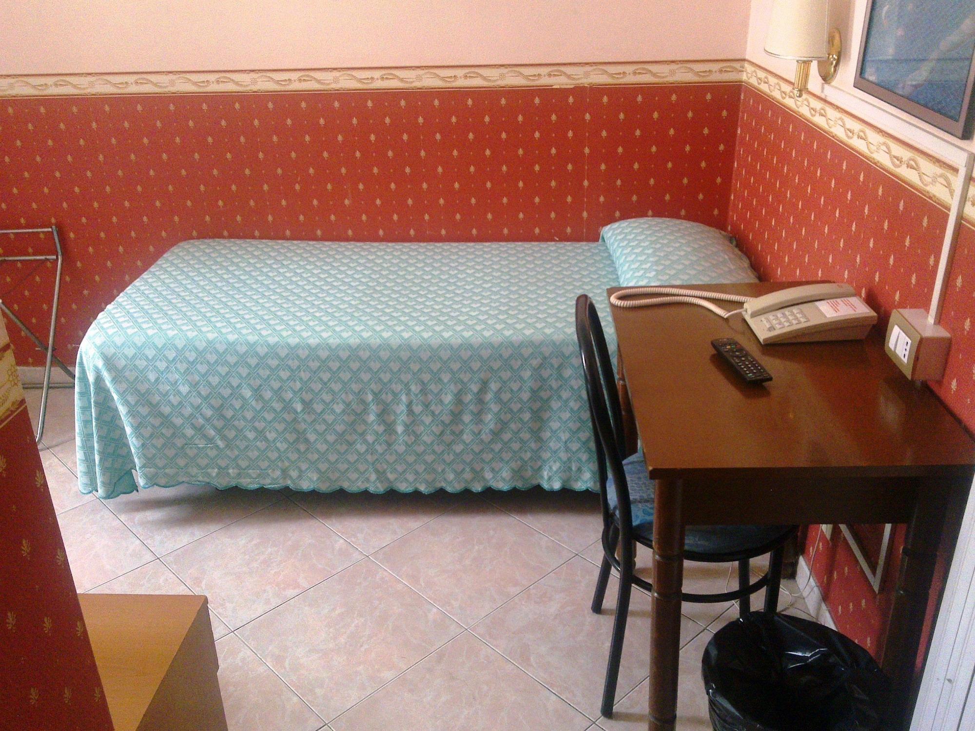 Lazzari 2* Roma