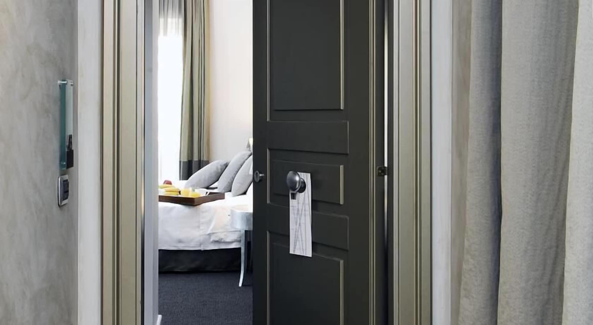 The Opera Hotell 3*