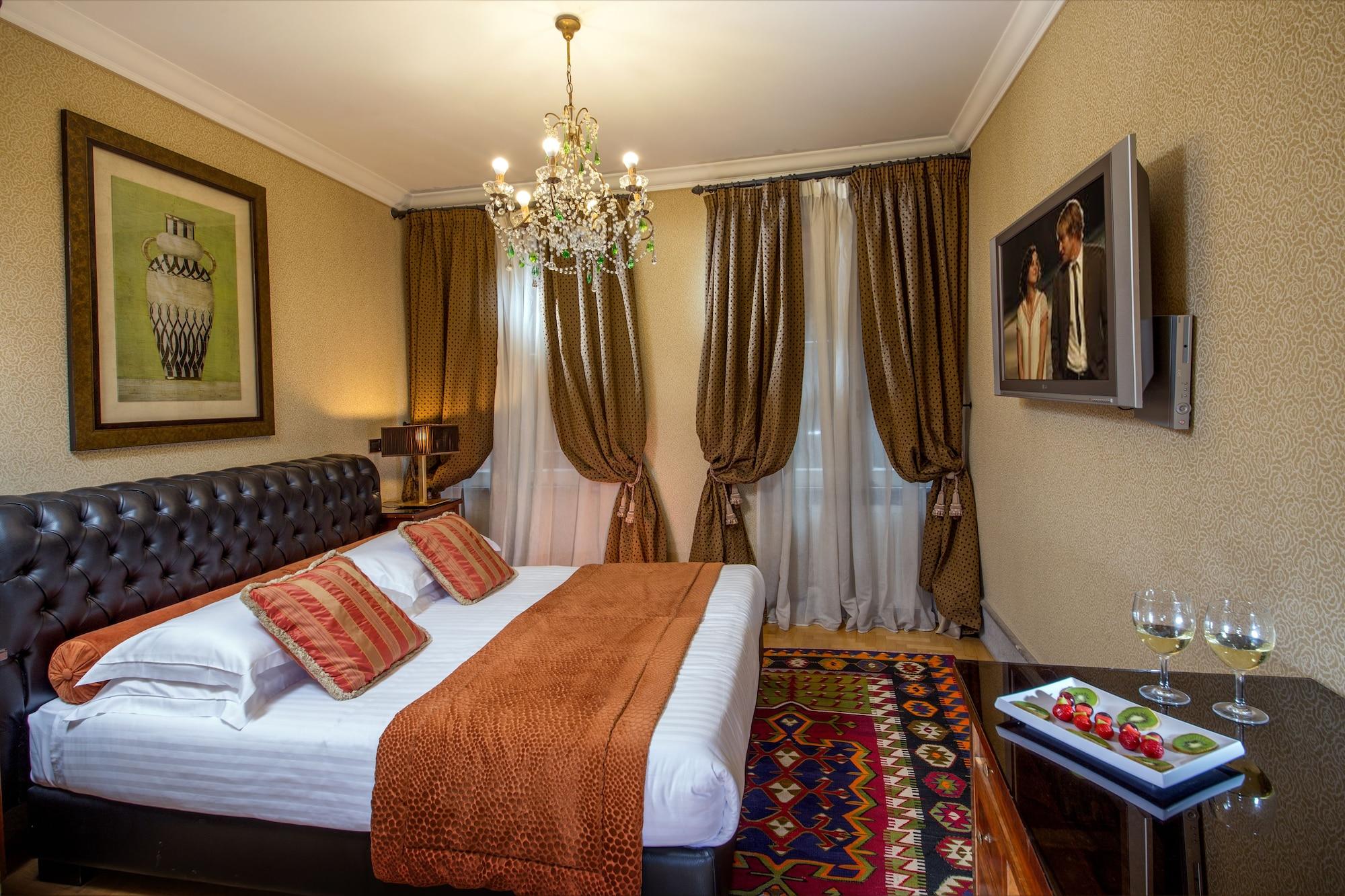 The At The Forum Luxury Collection - The At The Forum 5*