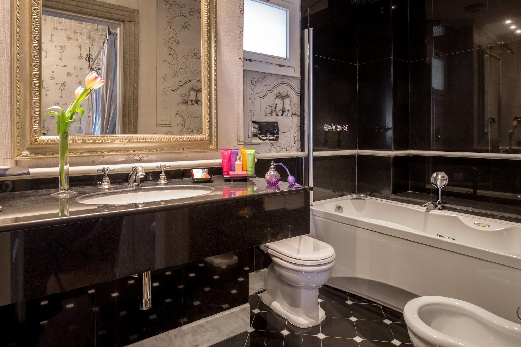 The At The Forum Luxury Collection - The At The Forum 5*