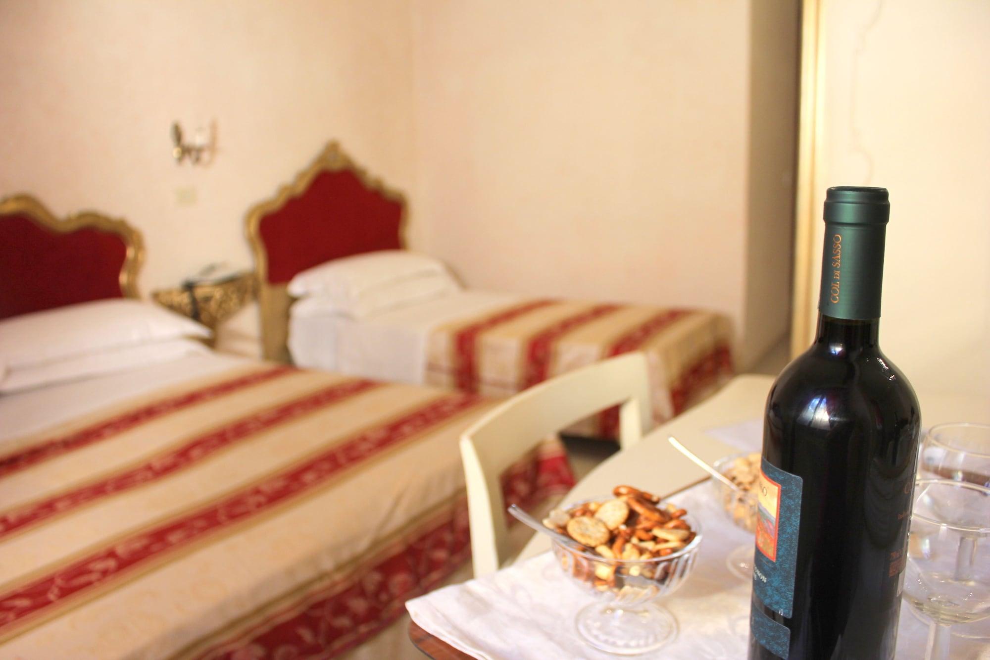 Romulus Hotell 3*