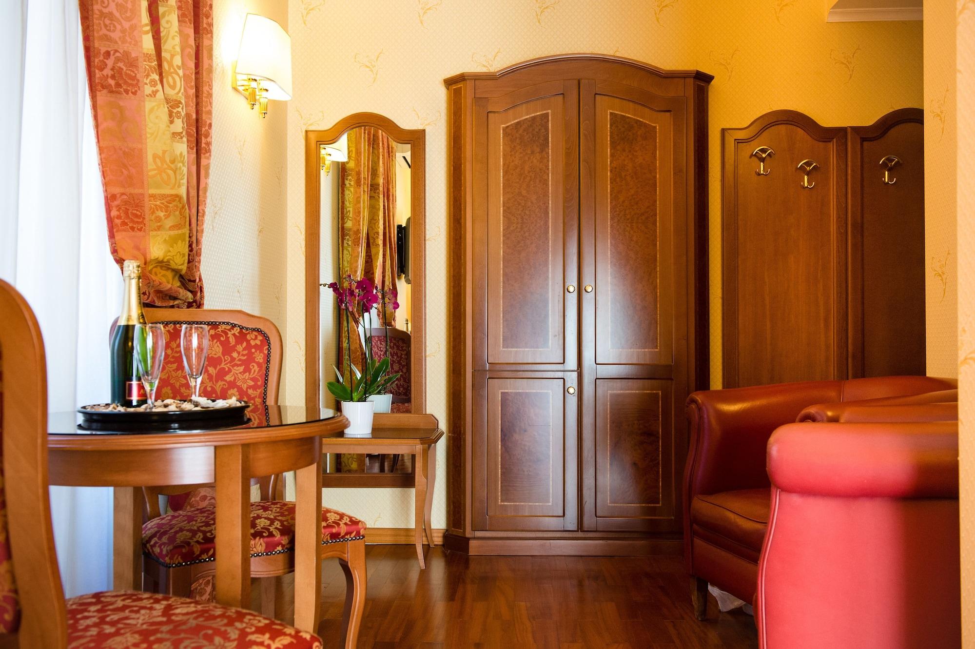 Hotell Amadeus 3*