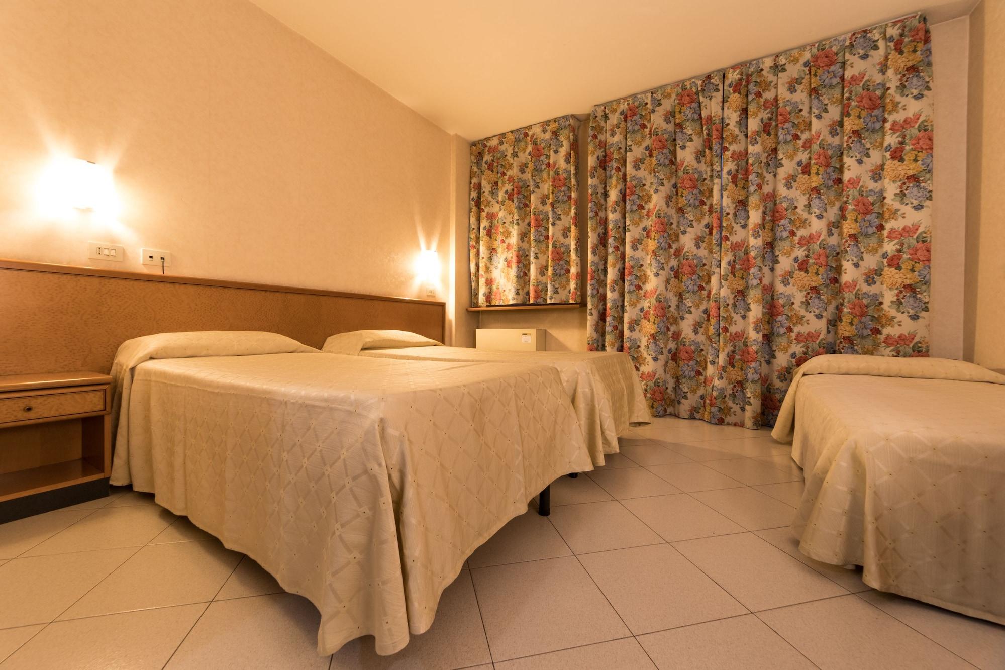Hotel 2000 3*