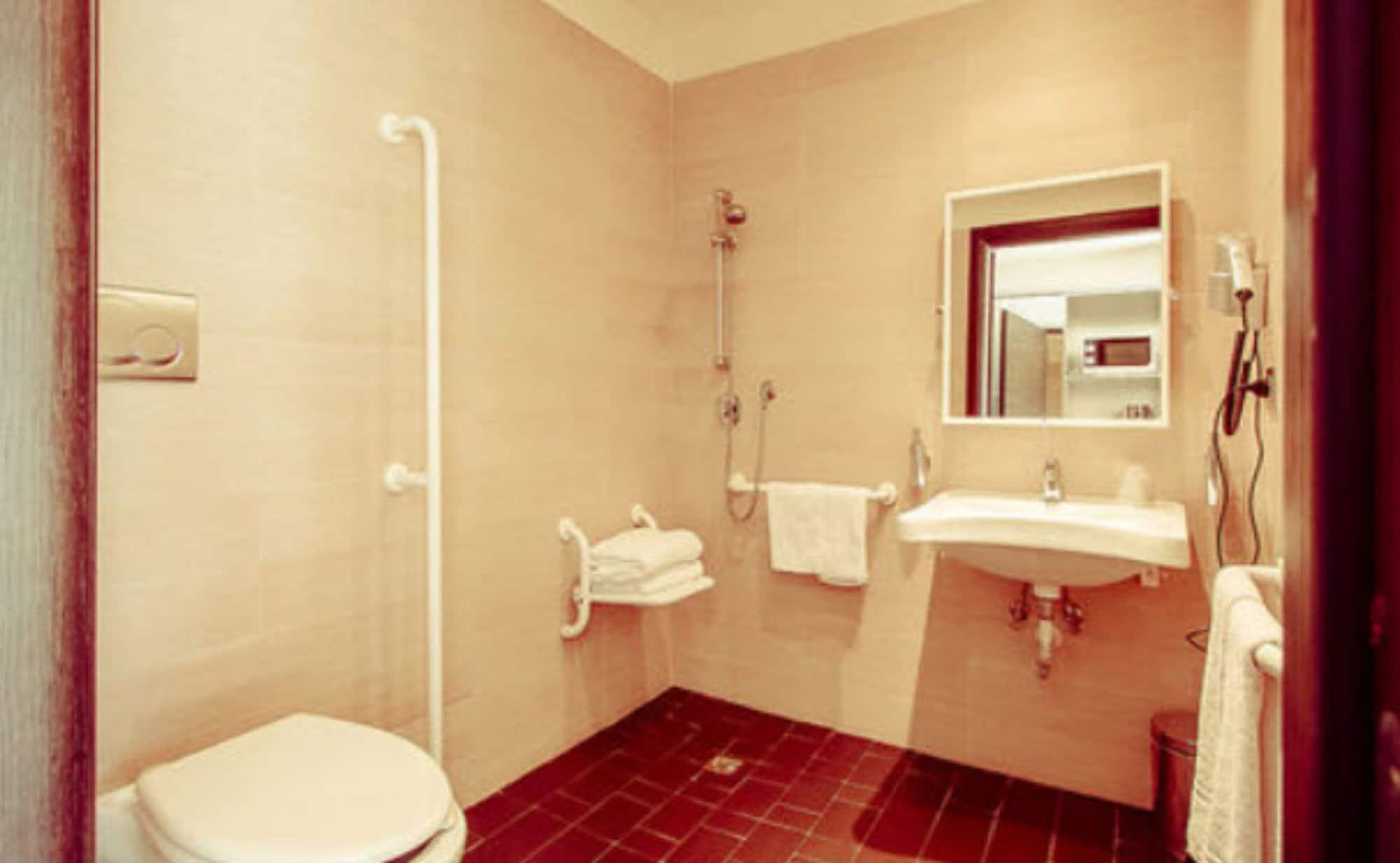 Hotel Ways Garden & Leisure 4*