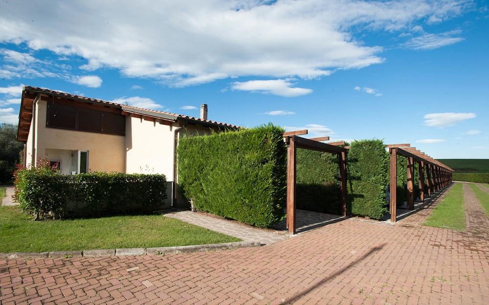 Ways Garden & Leisure 4* Roma