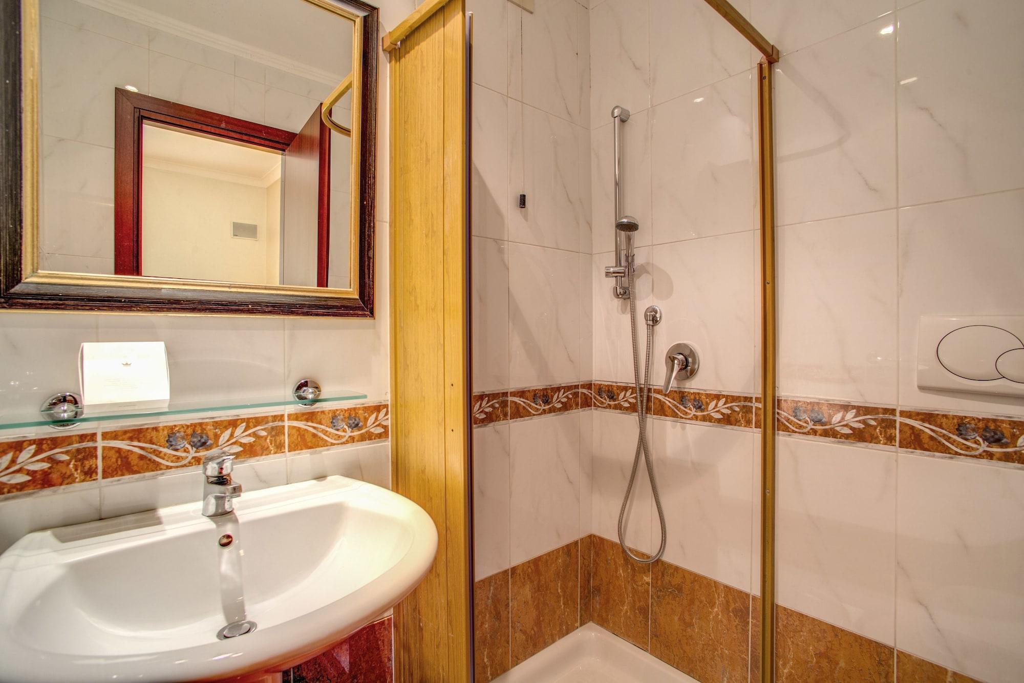 Caravaggio Hotel 3*