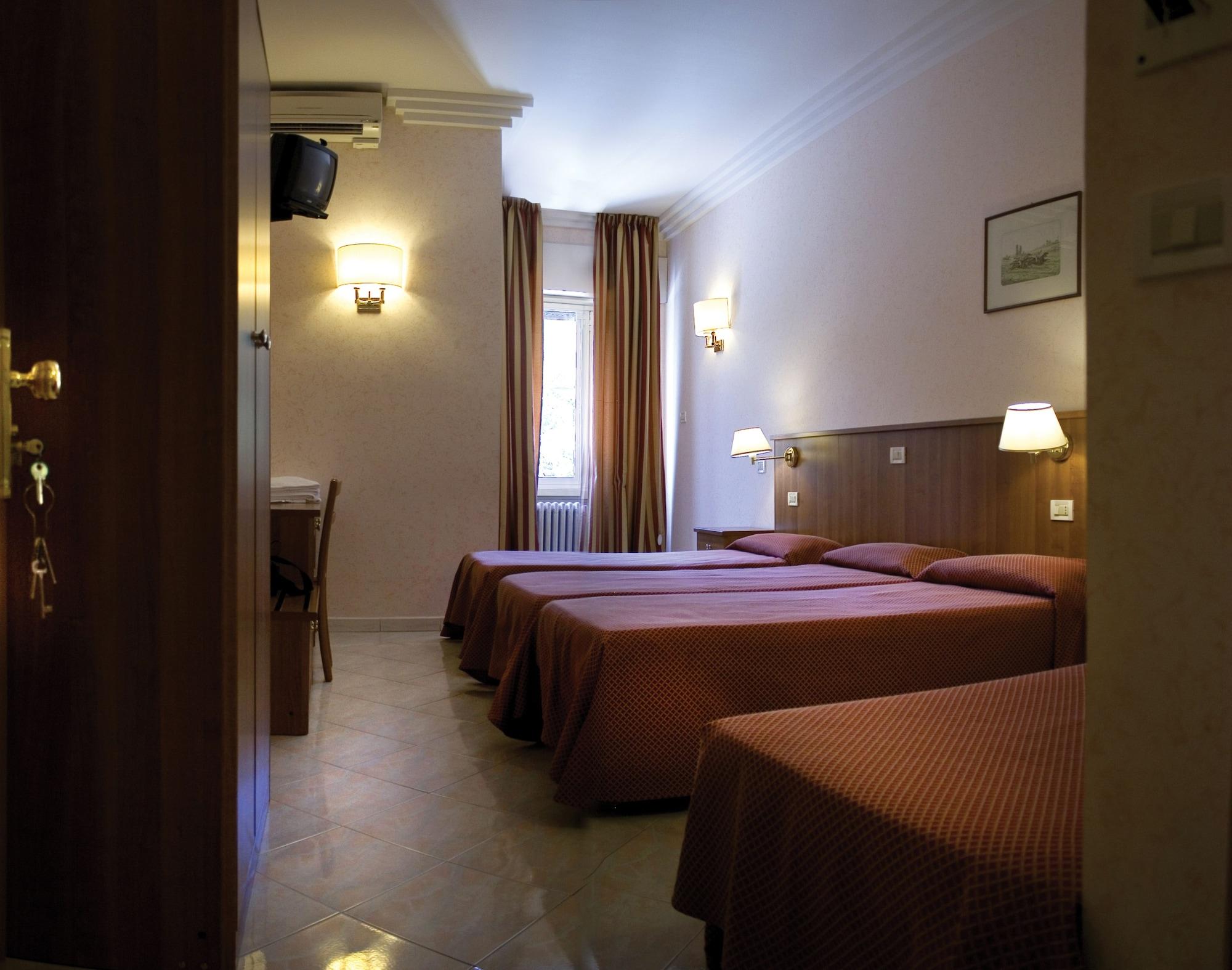 Salaria Hotel