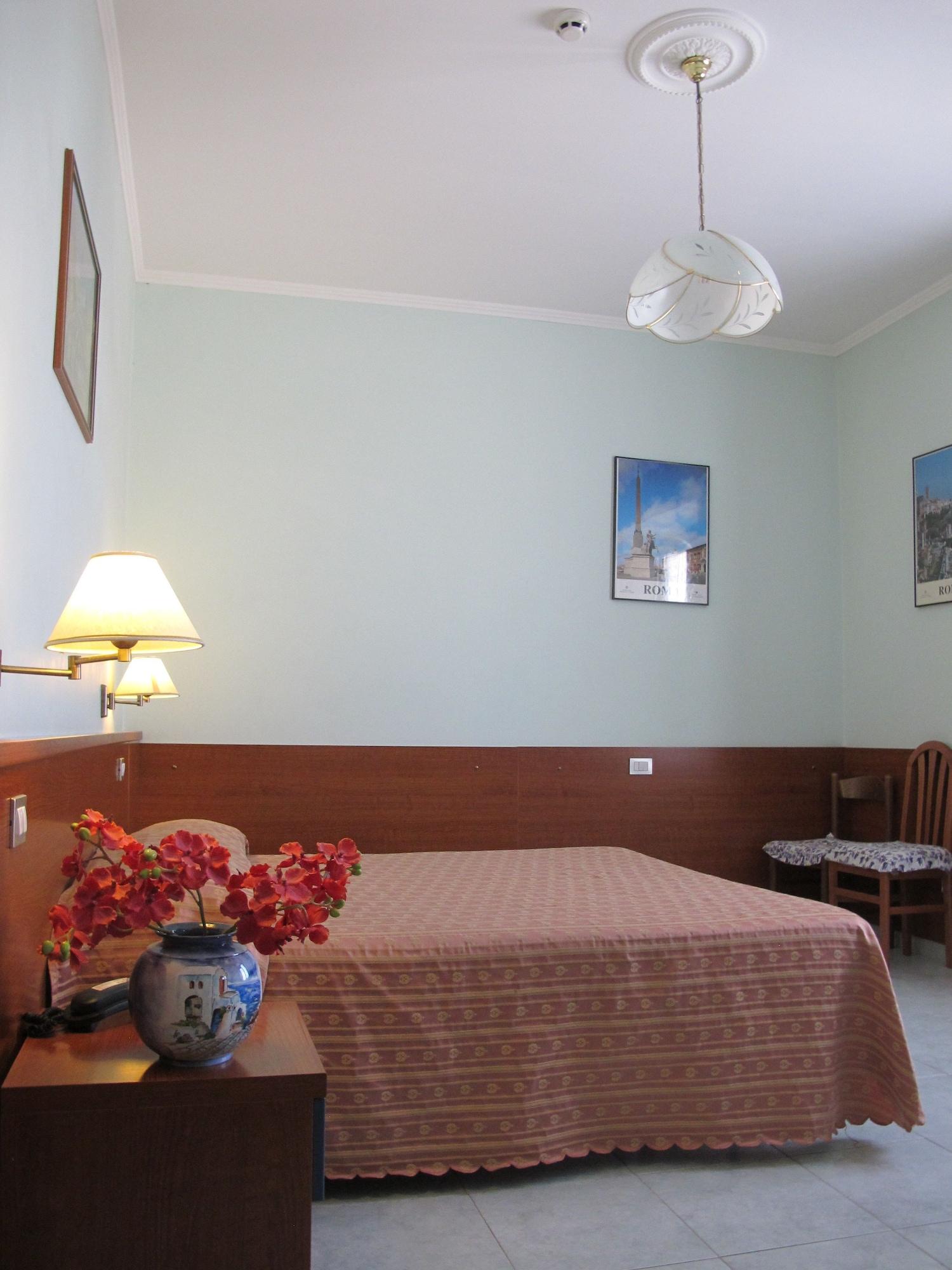 Katty Hotell *