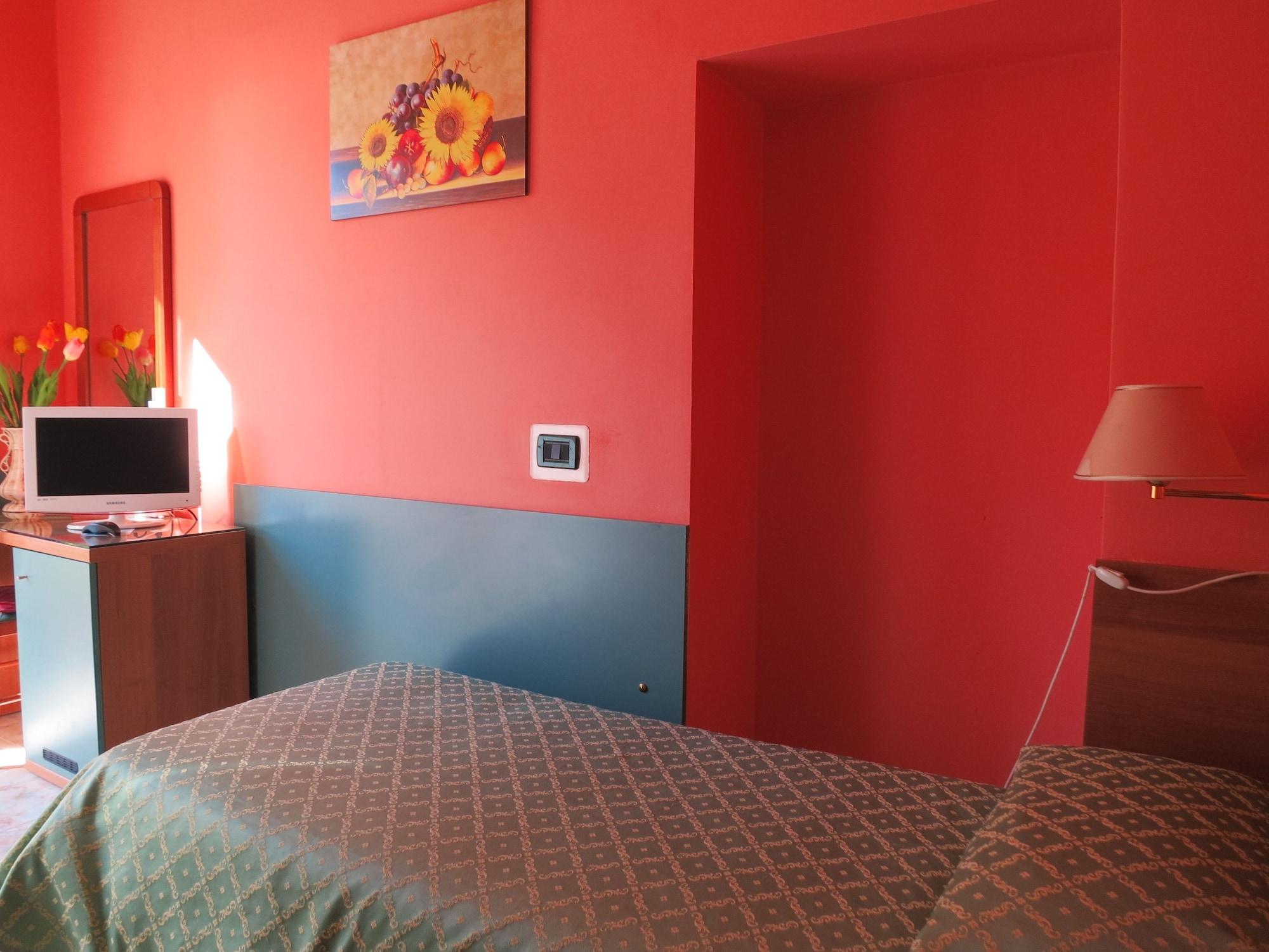Katty Hotell *