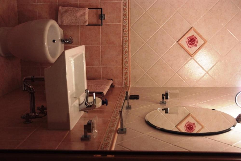 Ani' Bed & Breakfast 3*