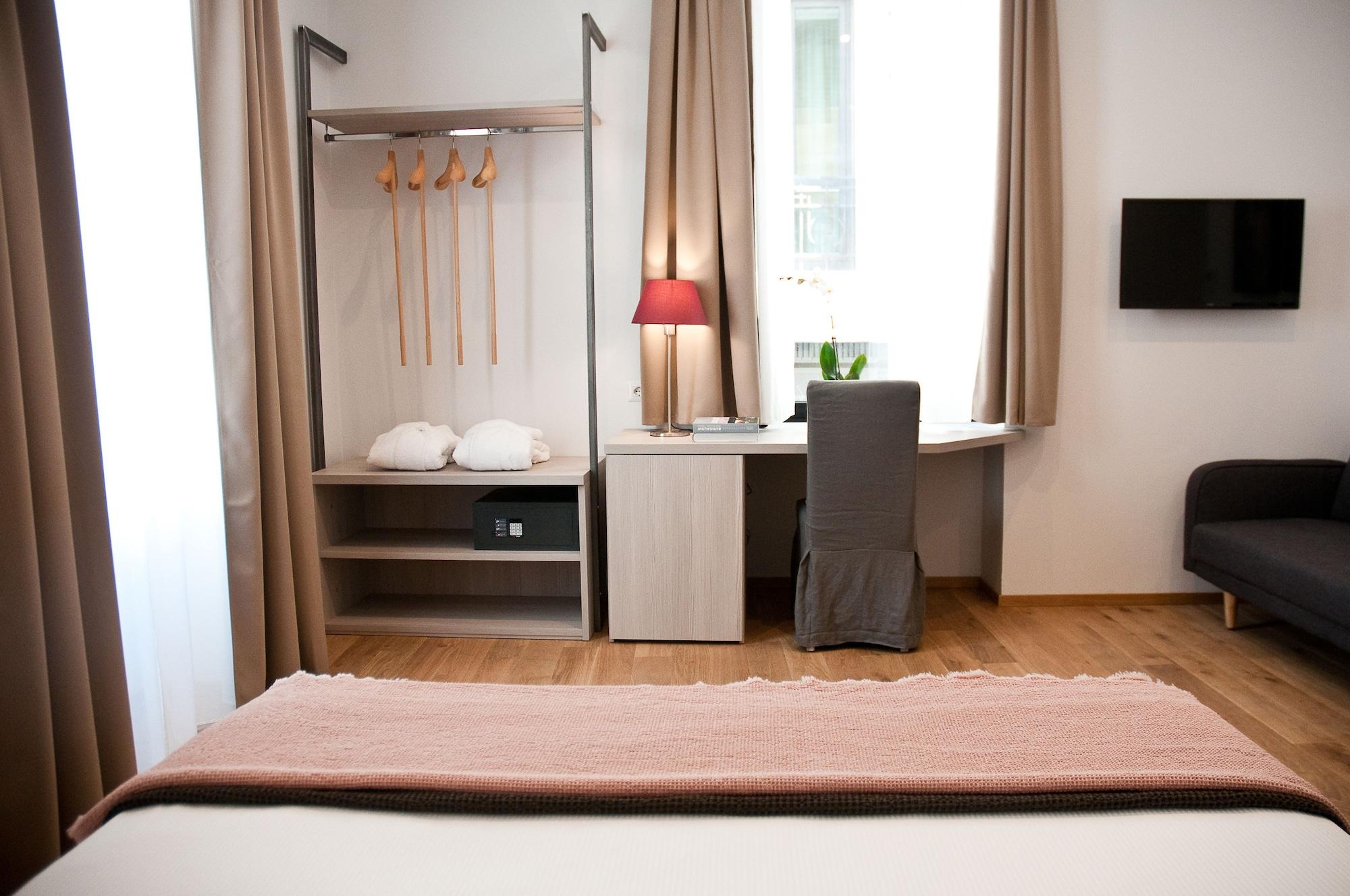 Giuturna Boutique