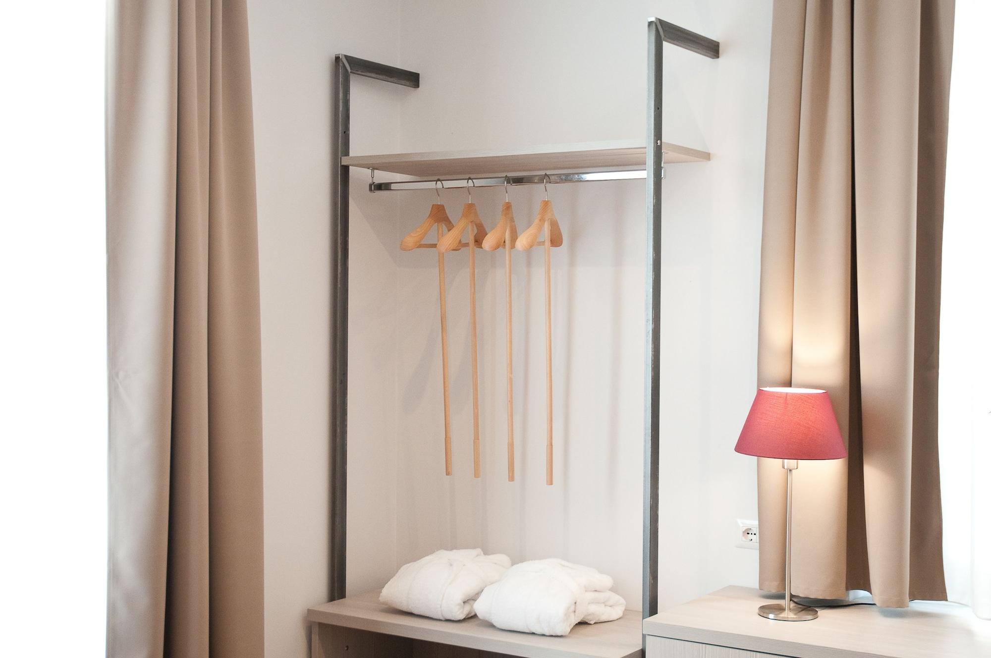 Giuturna Boutique 3*