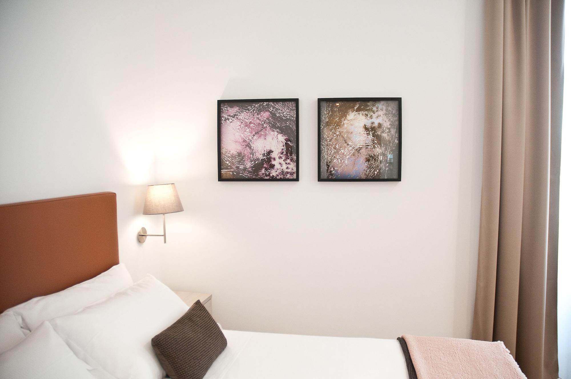 Giuturna Boutique 3*