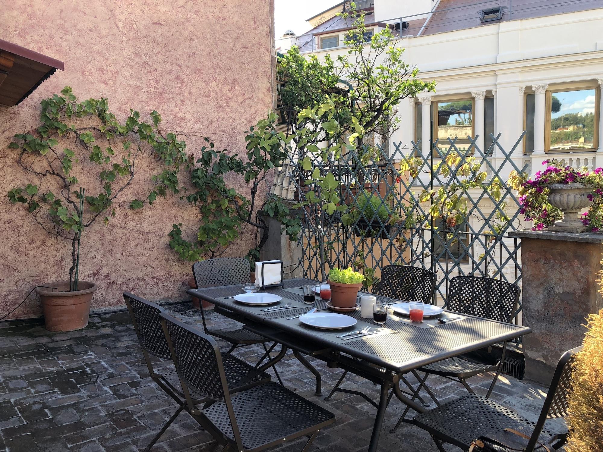 Giuturna Boutique Hotel 3*