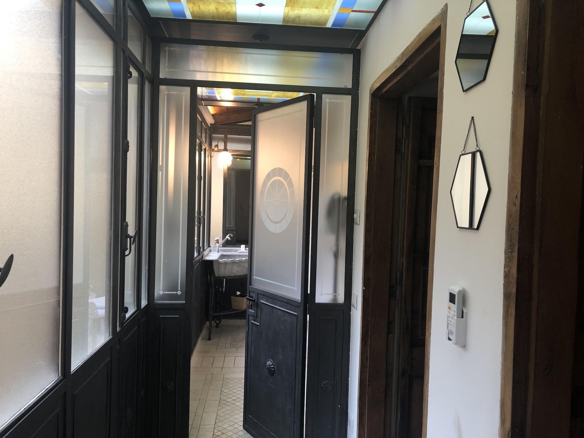 Giuturna Boutique Hotel