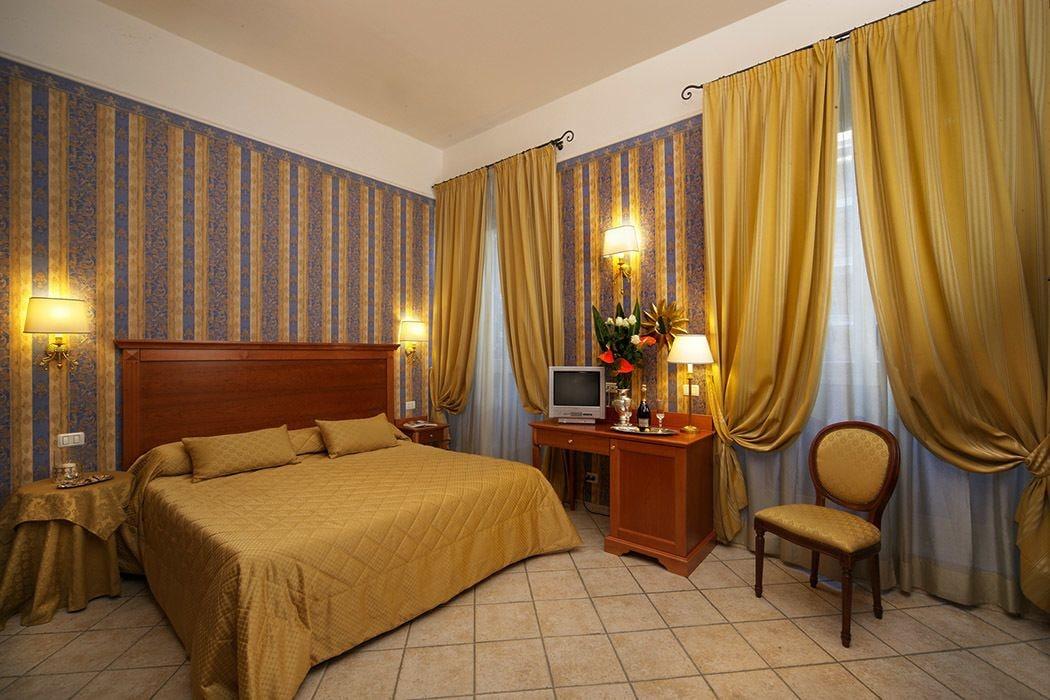 Hotel Golden 2*